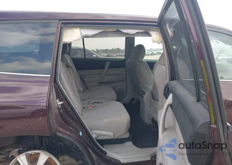 2011 Toyota Highlander Base V6 z USA, uszkodzony, nr VIN 5TDZK3EH6BS028032